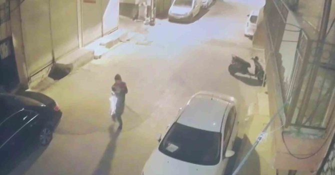 Adana’da iki araca silahlı saldırı: Şüpheliler kameradan tespit edilip yakalandı