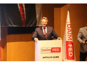 Eski Devlet Bakanı Kürşad Tüzmen: "Antalya yapı stoku olarak ciddi sıkıntıları olan bir şehir"