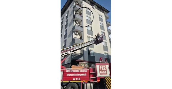 Böcek korkusuyla balkon duvarının üzerine çıkan kadın, ölümle burun buruna geldi