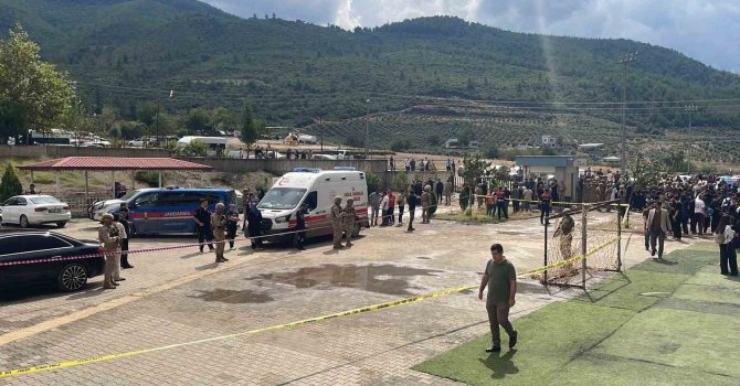 Osmaniye Valisi Serdengeçti: "Öncelikle başımız sağ olsun, saldırıya uğrayan öğretmenimiz maalesef hayatını kaybetti"