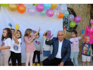 Minik elleriyle lösemiye dikkat çektiler