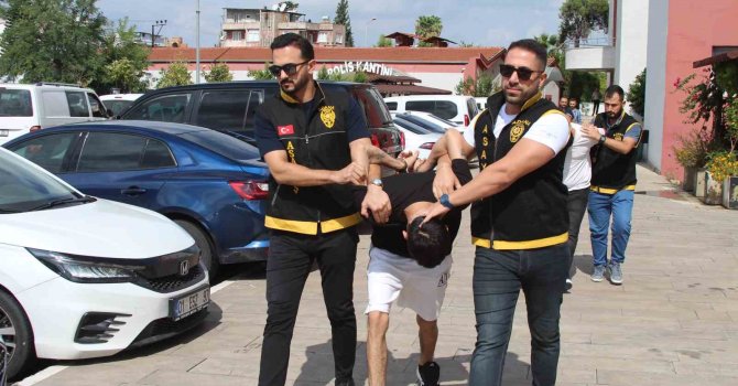 Pimi çekilen el bombasına bomba imha uzmanından koli bandıyla müdahale