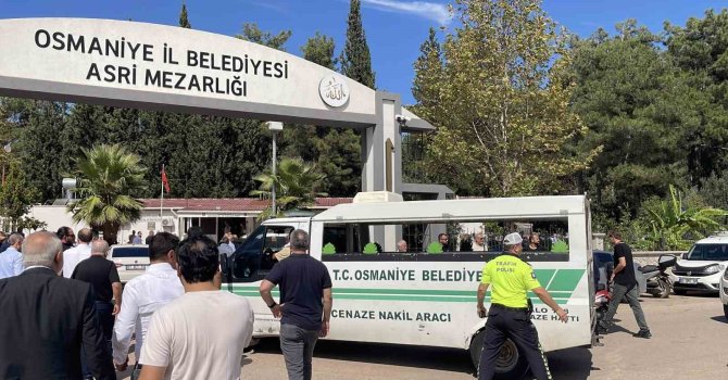 Osmaniye’de saldırıda hayatını kaybeden öğretmen son yolculuğuna uğurlandı