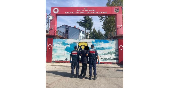 Isparta’da 42 yıl hapis cezasıyla aranan hükümlü saklandığı köyde yakalandı