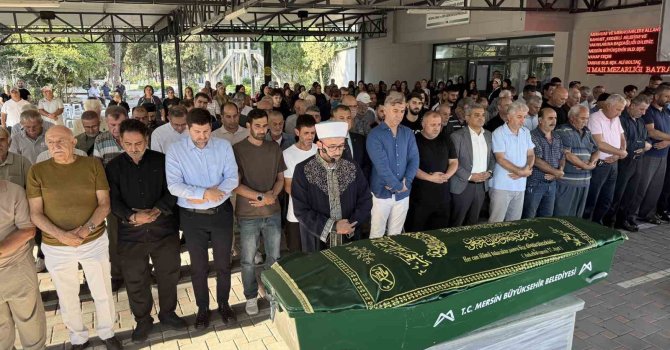 Kahvehanedeki silahlı saldırıda hayatını kaybeden antrenör son yolculuğuna uğurlandı