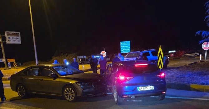 Antalya’da trafik kazası: 2’si Norveç vatandaşı 3 yaralı