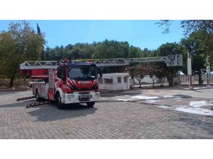 Manavgat İtfaiyesine 42 metre merdivenli ve çok maksatlı 2 yeni araç