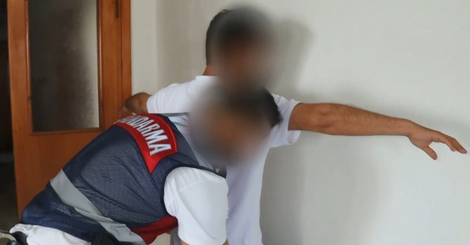 Sosyal medyacı şantaj şebekesine operasyon: 4 tutuklama