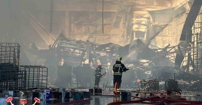 Mersin’de kimya fabrikasındaki yangın kontrol altına alındı