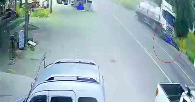 Yeni aldığı motosikletiyle kamyonun önünde sürüklendi, cenazeyi almaya gelen ağabeyi gözyaşlarına boğuldu