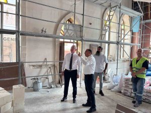 İskenderun’da tarihi kiliselerde restorasyon çalışmaları sürüyor