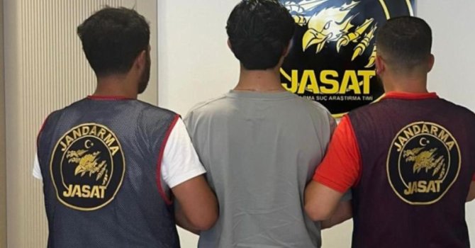 Adana’da 20 yıl 3 ay hapis cezasıyla aranan firari yakalandı