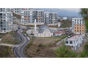 Hatay’da depremin ardından inşa edilen 136’ncı cami ibadete açıldı