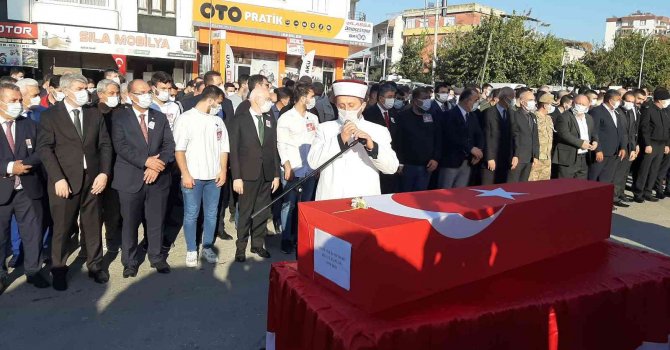 Trafik kazasında şehit olan polis Osmaniye’de toprağa verildi