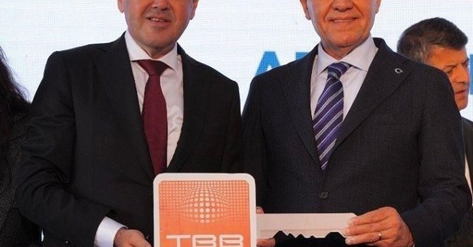 Mersin’deki operasyonda Başkan Seçer’in de aralarında olduğu 3 başkan tutuklandı