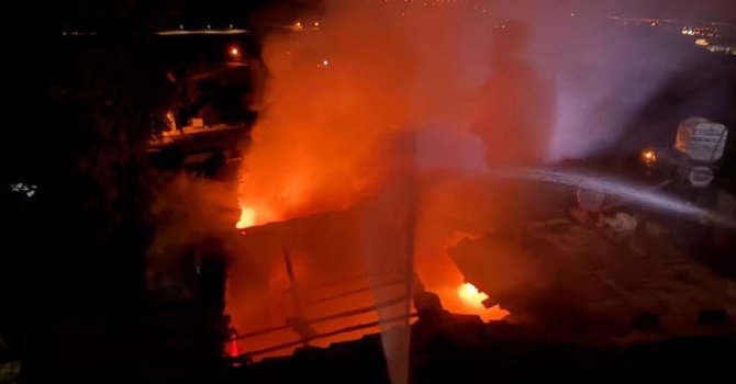 Kırıkhan’da yanan müstakil ev kullanılmaz hale geldi