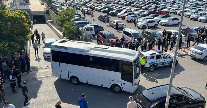 Mersin’deki operasyonda tutuklanan Vahap Seçer’inde aralarında olduğu 34 şüpheli cezaevine gönderildi