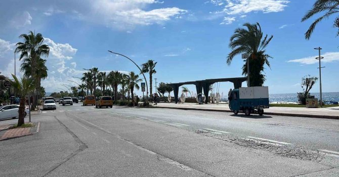 Alanya’da otomobil ile motosiklet çarpıştı: 1 ölü, 1 yaralı