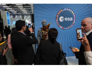 Uzay Kongresi’nde girişimler dünya devleriyle buluştu, robot AMECA ilk kez ziyaretçilerin karşısına çıktı