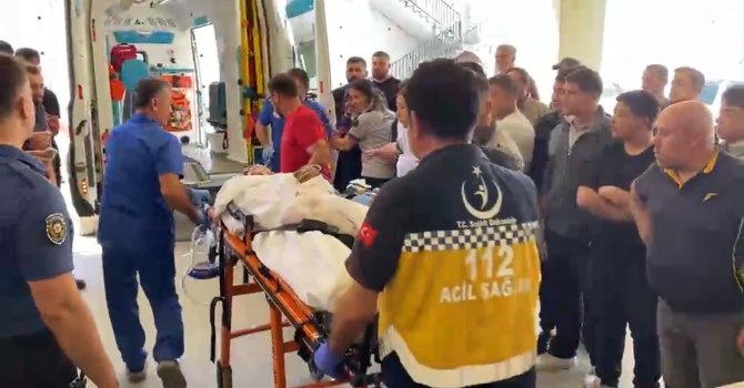 Gazipaşa’da hafriyat alanındaki iş makinesinin ana koluna sıkışan 15 yaşındaki çocuk yaralandı