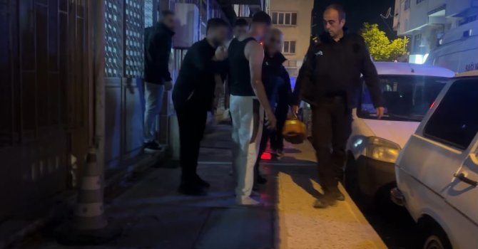 Ambulansa binmemek için direndi, arkadaşlarına "Siz kimsiniz" dedi