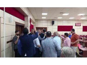 Yüreğir Belediye Meclisi’nde "satılık" tartışması: CHP’li iki meclis üyesi birbirine girdi