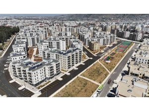Depremin ardından çorak araziye dönen bölge depremzede vatandaşlara yuva oldu