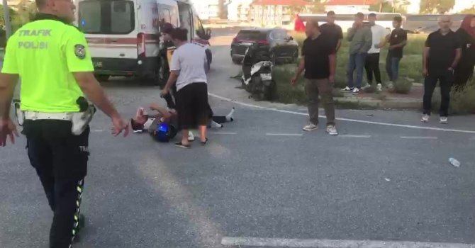 Manavgat’ta motosikletler çarpıştı: 3 yaralı
