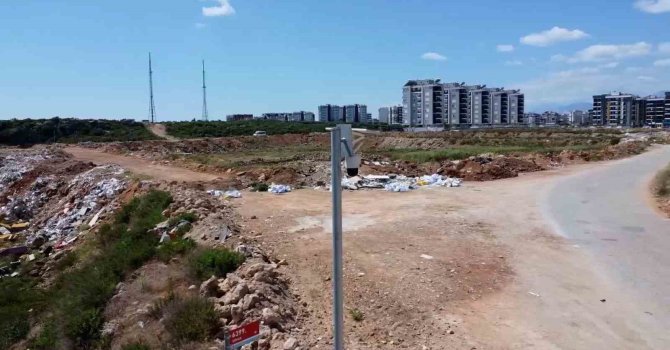 Antalya’da seyir halindeyken yola harç döken beton mikserine 200 bin lira ceza