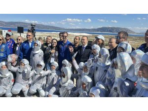 Bakan Kacır: "Uzay aracımızı 2027’nin ilk aylarında uzaya uğurlamayı öngörüyoruz"