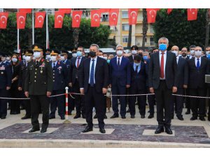 Adana’da Atatürk’ü anma töreni