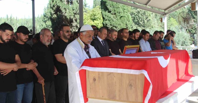 Gemideki faciada hayatını kaybeden Adanalı genç, feryatlar ve ağıtlarla son yolculuğuna uğurlandı