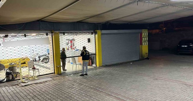 Antalya’da oto yıkamacıda silahlı kavga: 1 ölü, 2 yaralı