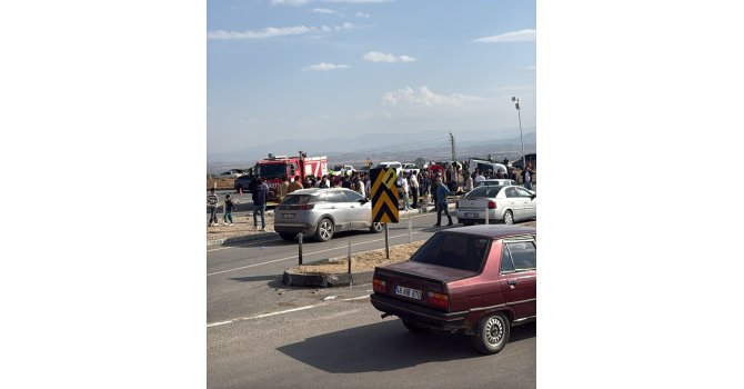 MHP’li milletvekili ve il başkanının konvoyunda kaza: 1 ölü, 4 yaralı