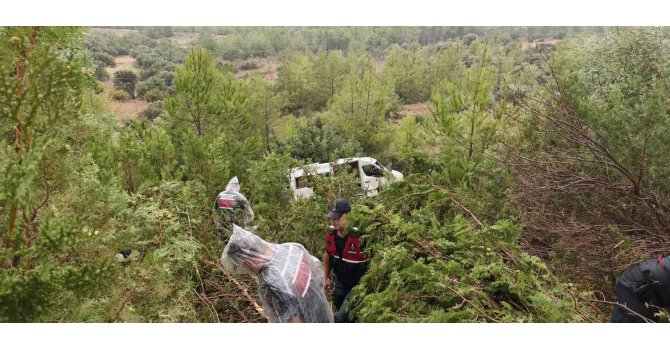 Silifke’de yolcu minibüsü şarampole yuvarlandı: 17 yaralı