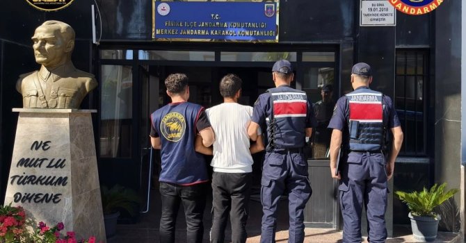 Antalya’da hapis cezasıyla aranan 3 hükümlü yakalandı