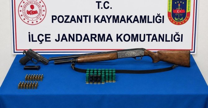 Pozantı’da tabanca, tüfek ve uyuşturucu ele geçirildi