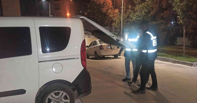 Aranan hükümlü sahte kimlikle yakalandı