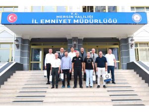 Mersin’de görevini tamamlayan polisler emekliliğe uğurlandı