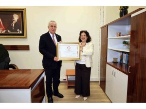 ADASO Başkanı Zeki Kıvanç mazbatasını aldı