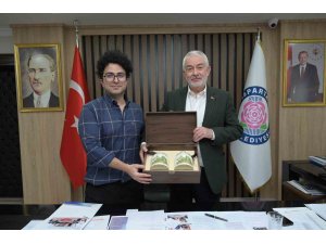 Başkan Başdeğirmen’in tanıtım desteği Isparta gülünü Çin’e taşıdı