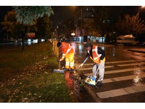 Antalya Büyükşehir Belediyesi 478 personel ve 347 iş makinesi ile sahada
