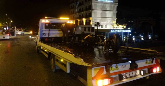 Antalya’da 22 yaşındaki gencin yürek yakan ölümü: 7 saat önce "Ölürüz" dedi, kazada hayatını kaybetti