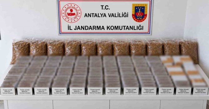 Antalya’da 1 ton kaçak tütün ile 10 bin makaron ele geçirildi