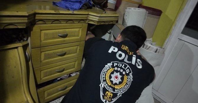 Mersin’deki yasa dışı bahis ve dolandırıcılık operasyonunda 33 şüpheli tutuklandı
