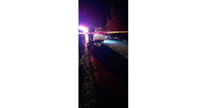 Yoldan çıkıp devrilen motosikletin 16 yaşındaki sürücüsü hayatını kaybetti