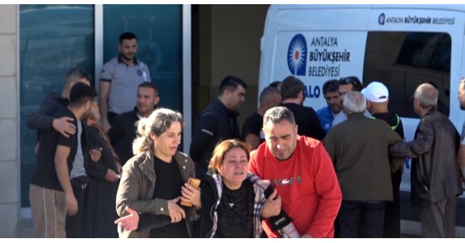 Eski amatör futbolcu masterlar turnuvası için geldiği Antalya’da hayatını kaybetti, yakınları gözyaşlarına boğuldu