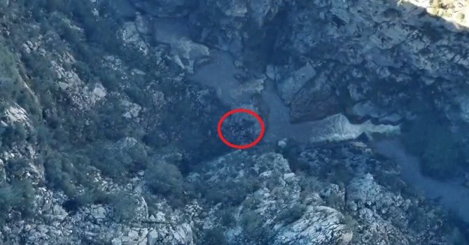 Yazılı Kanyon’da mahsur kalıp kurtarılan 3 gönüllünün tespit edilme anı dron kamerasına yansıdı