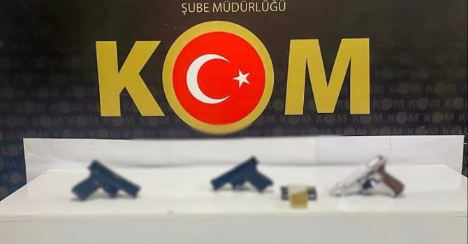 Isparta’da kaçak ürün ve silahlara el konuldu
