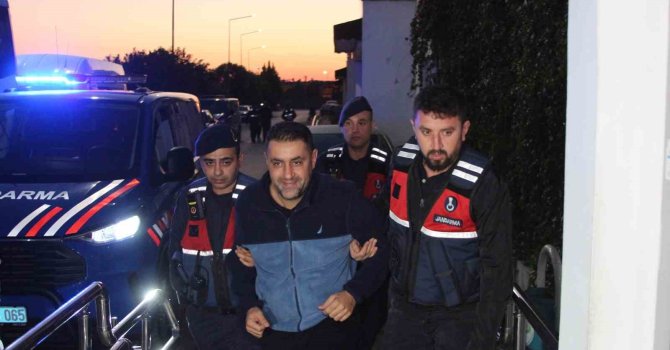 Çukurova Belediyesi operasyonunda Emrah Kozay, Soner Çetin ve diğer şüpheliler adliyeye sevk edildi